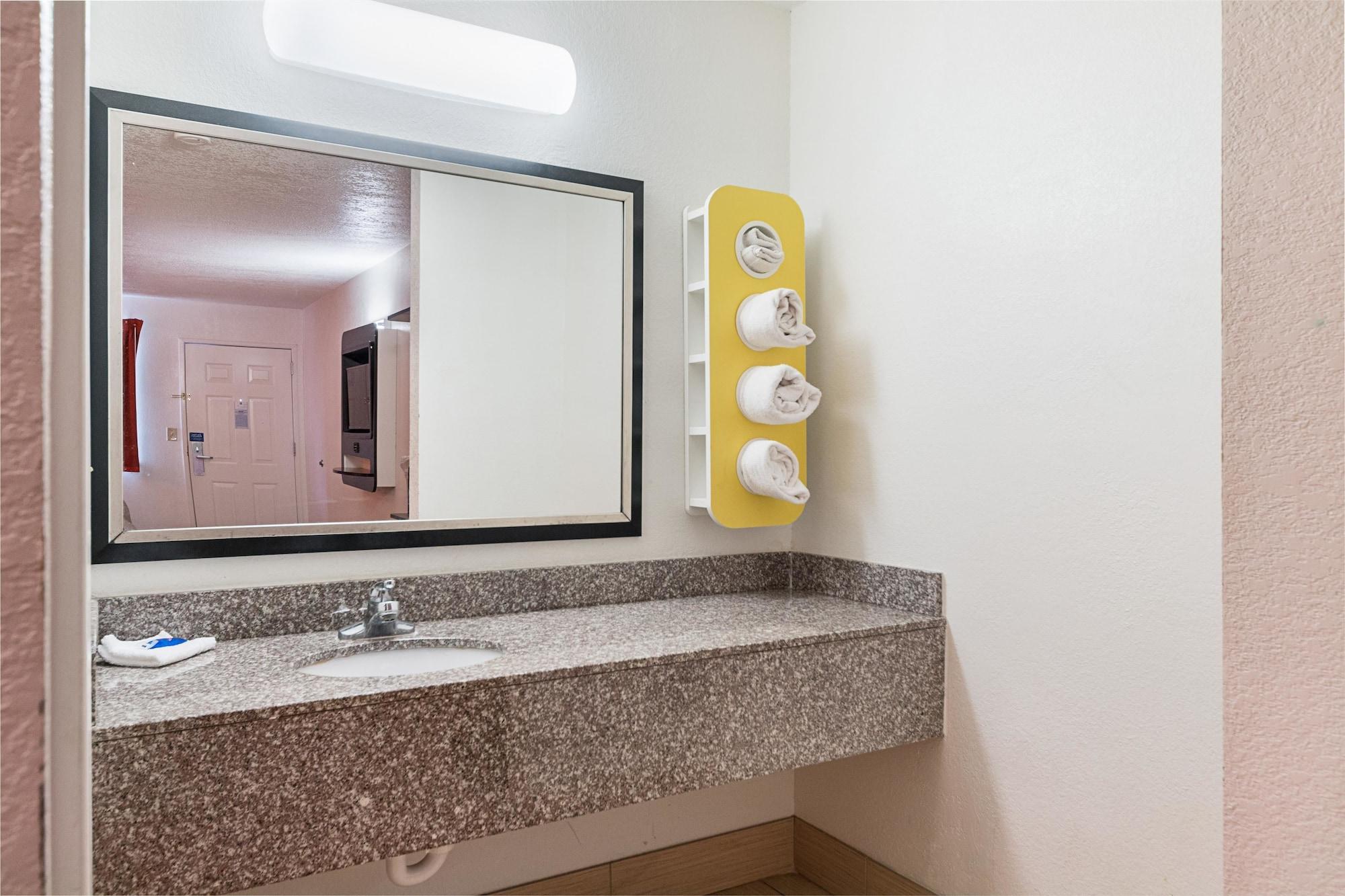Motel 6-San Antonio, Tx - Fiesta Trails Luaran gambar