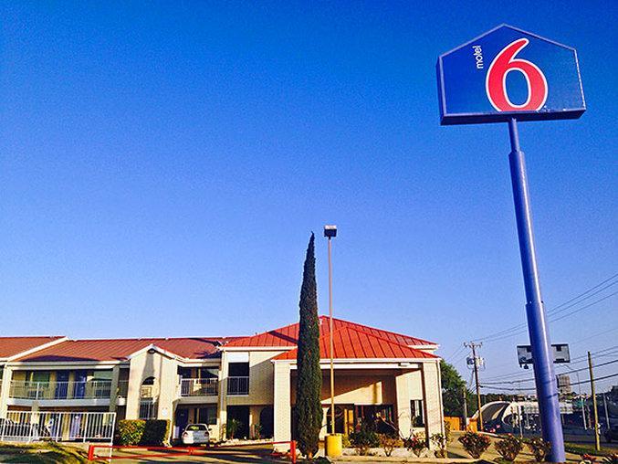 Motel 6-San Antonio, Tx - Fiesta Trails Luaran gambar