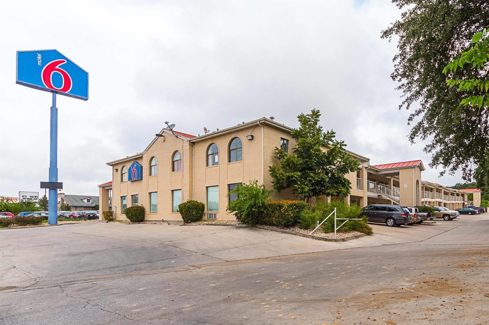 Motel 6-San Antonio, Tx - Fiesta Trails Luaran gambar