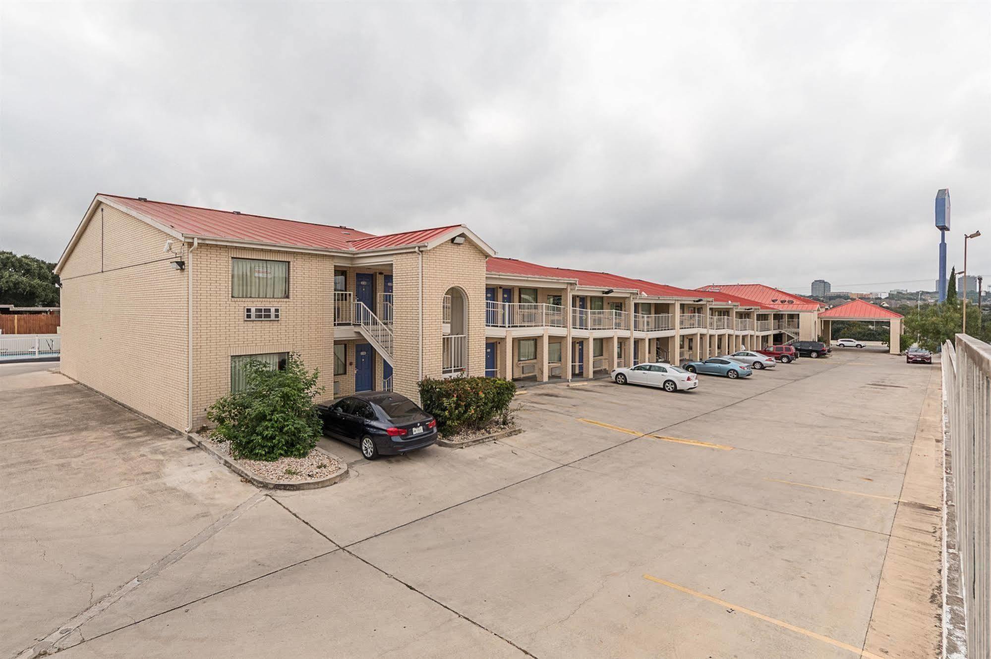 Motel 6-San Antonio, Tx - Fiesta Trails Luaran gambar